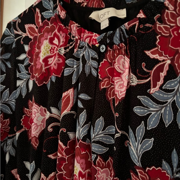 LOFT Red and Black Floral Dress - Picture 3 of 7